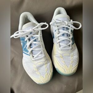 New balance fuel cell women’s pickleball shoes - size 8